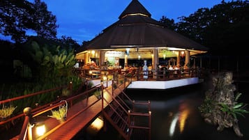 Breakfast, lunch, dinner served; al fresco dining