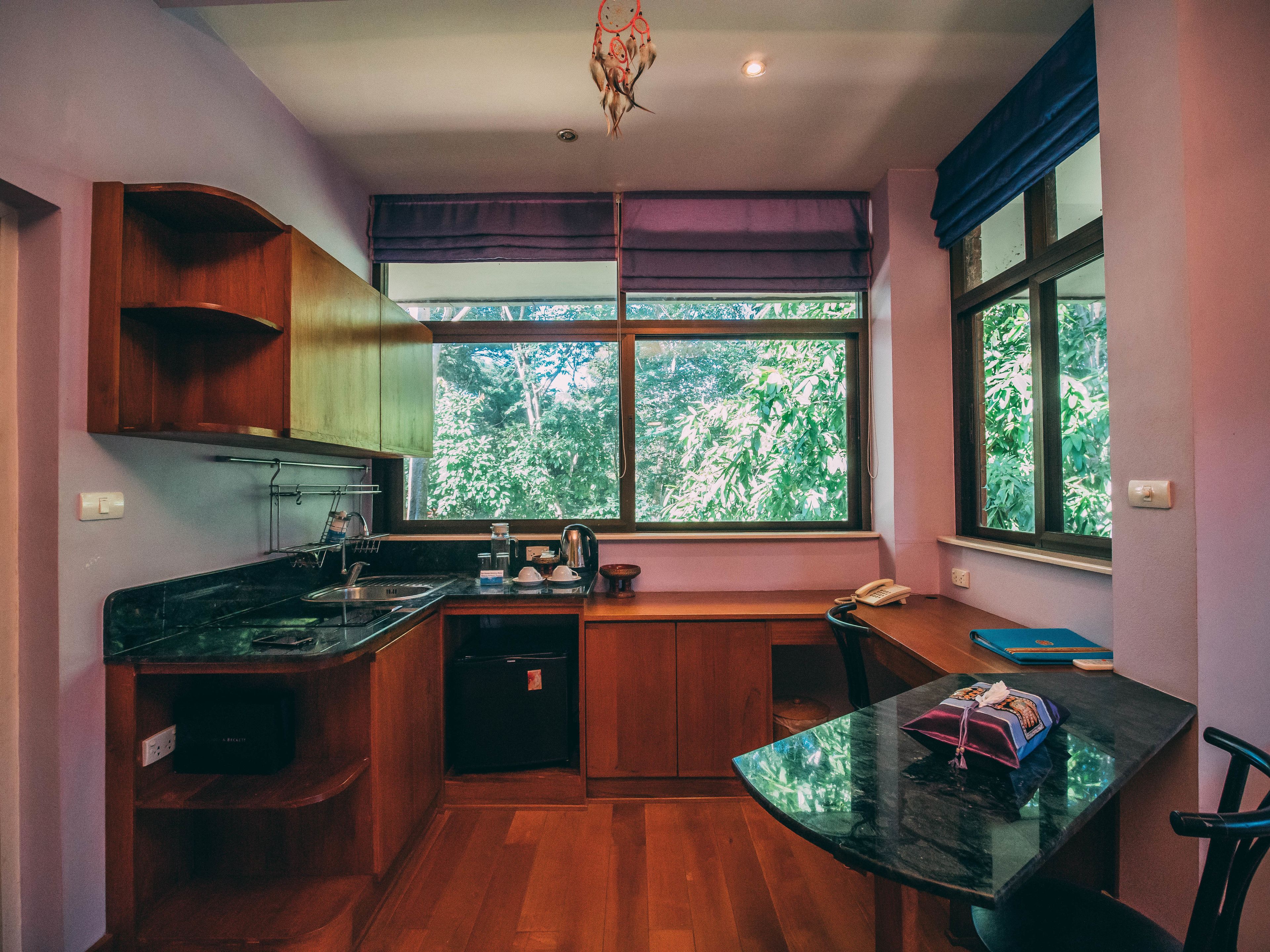 superior single room | room amenity