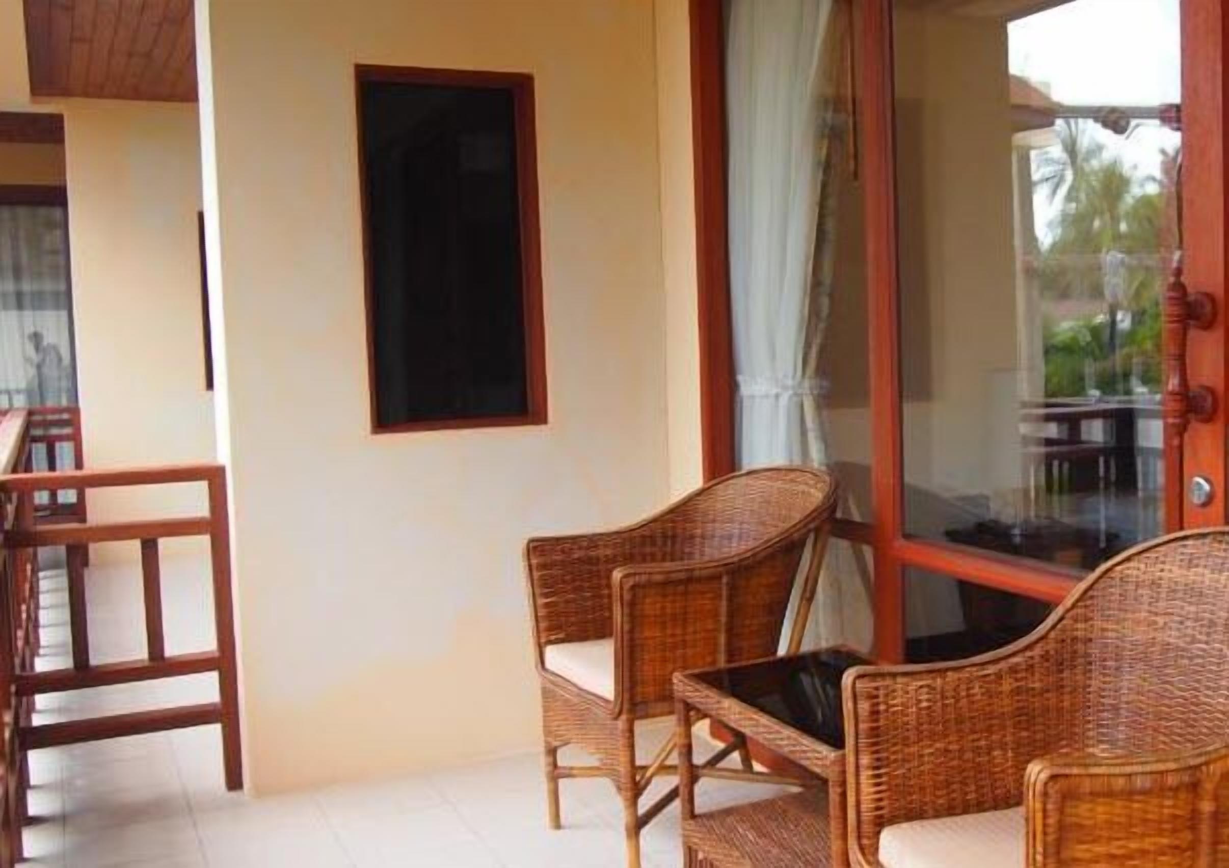 family room | balcony