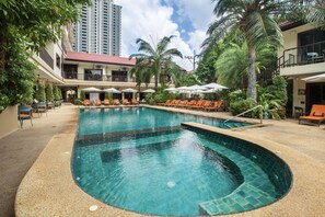 Outdoor pool - Baan Souy Resort (Pattaya)