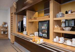 Petit déjeuner buffet servi tous les jours en supplément