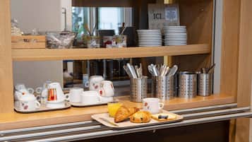 Petit déjeuner buffet servi tous les jours en supplément
