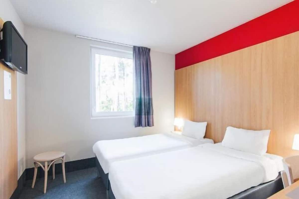 Premium bedding, desk, soundproofing, iron/ironing board