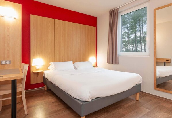 Double Room, Non Smoking | Premium bedding, desk, soundproofing, iron/ironing board