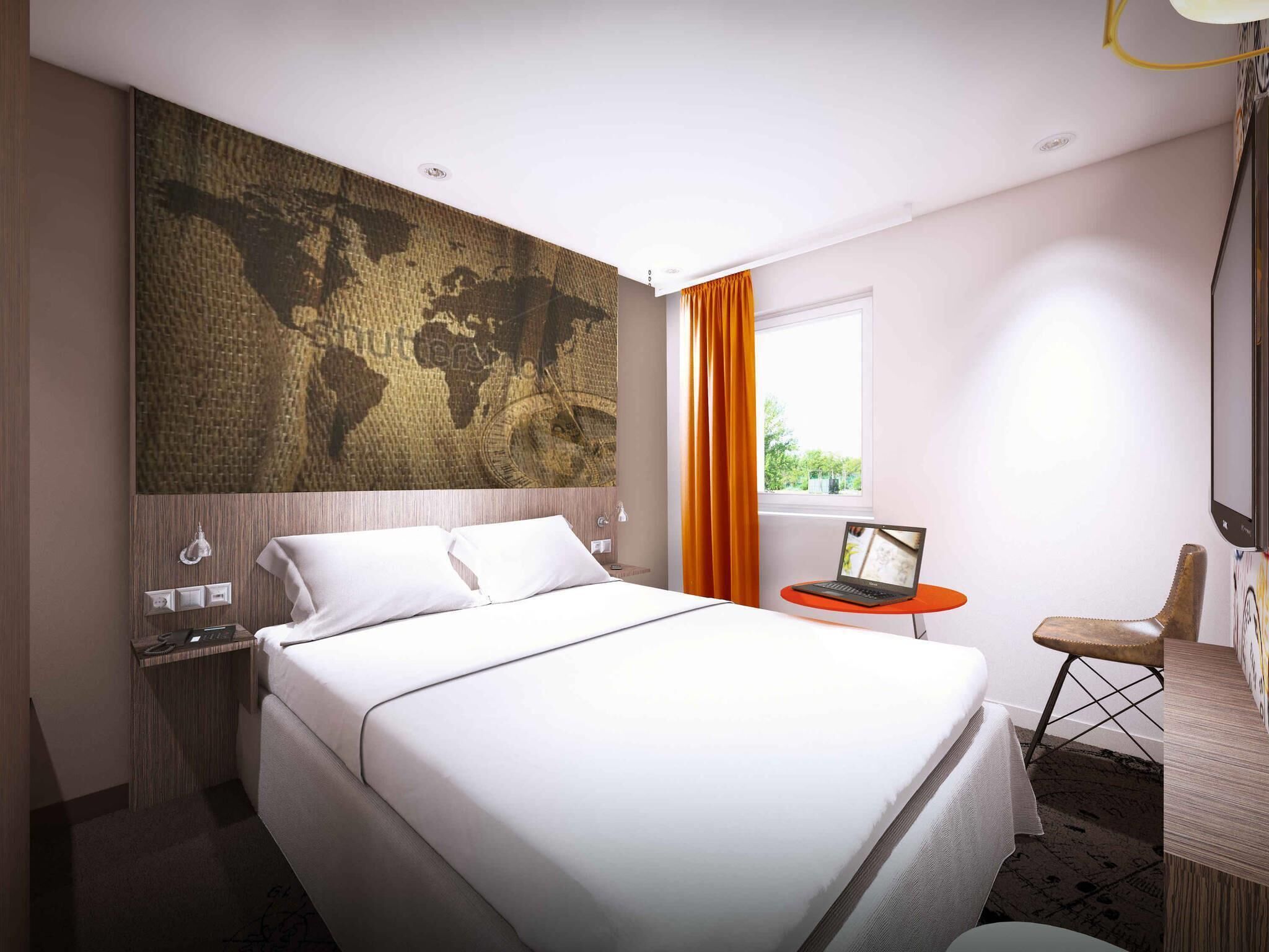 Standard Room, 1 Double Bed | Premium bedding, desk, blackout drapes, soundproofing