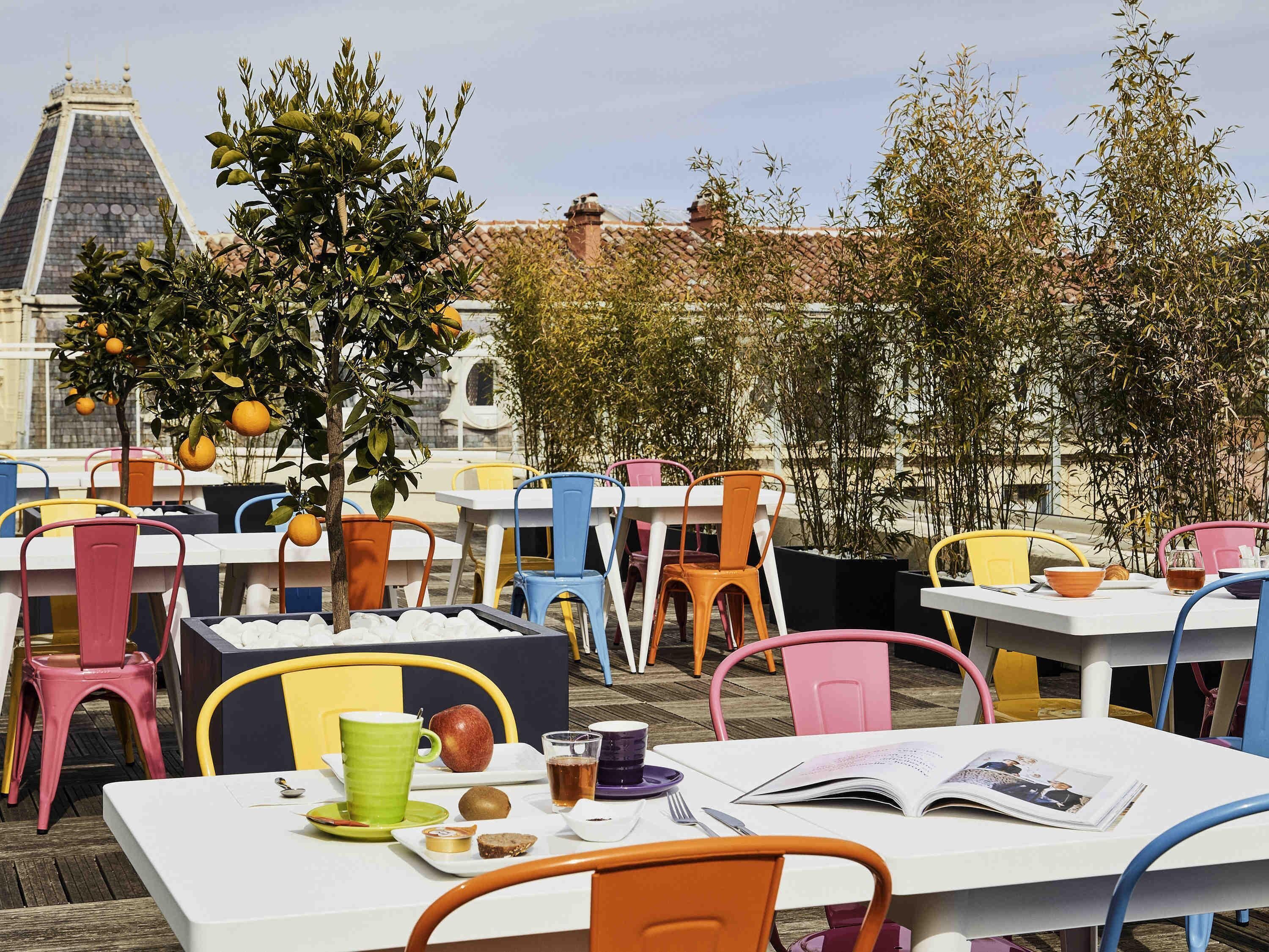 daily buffet breakfast (eur 13.90 per person)