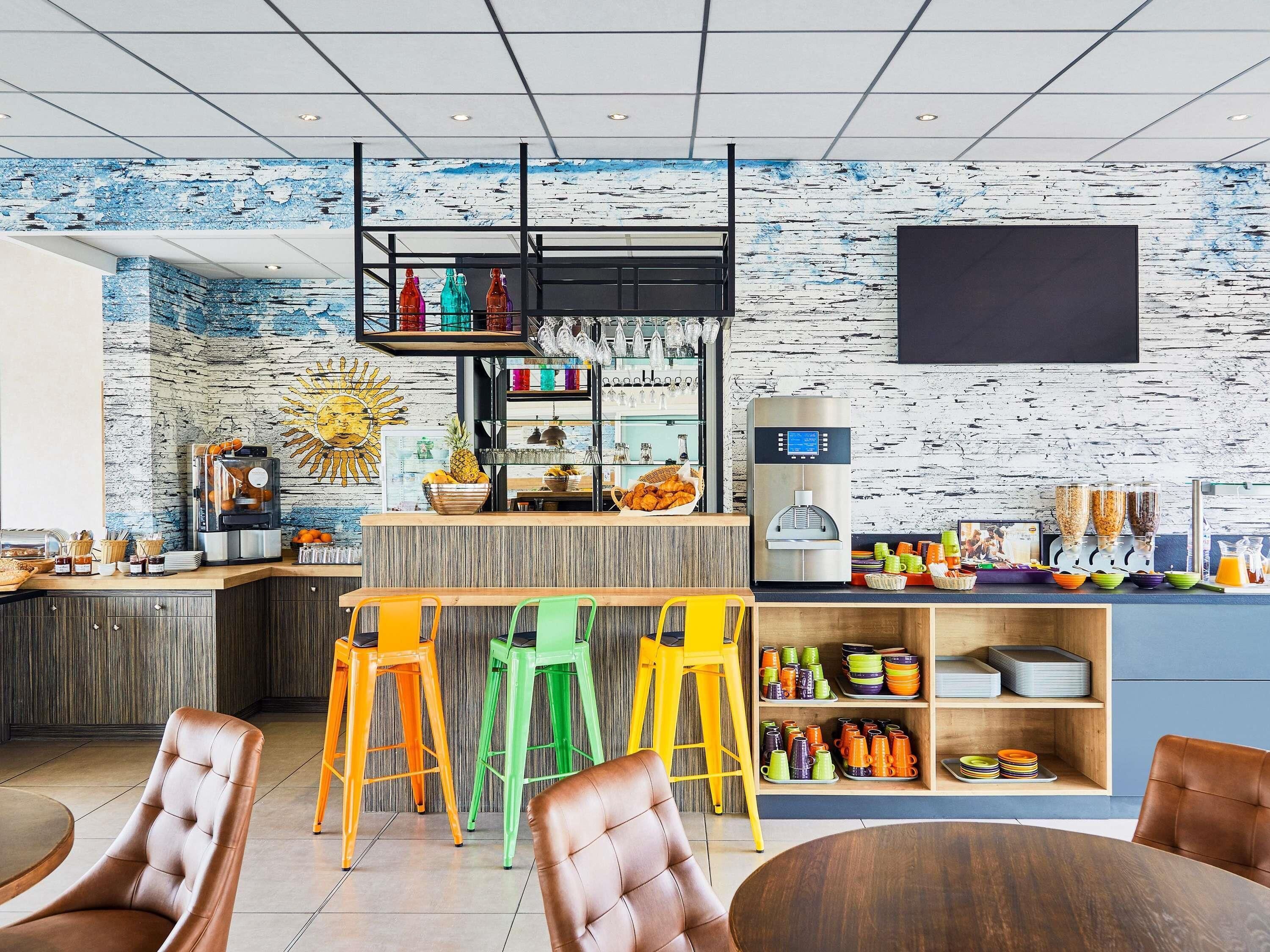 Dagelijks ontbijtbuffet (EUR 13.90 per persoon)