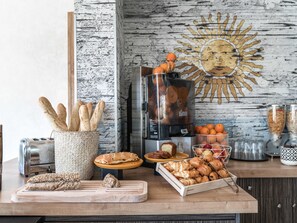 Daily buffet breakfast (EUR 13.90 per person)