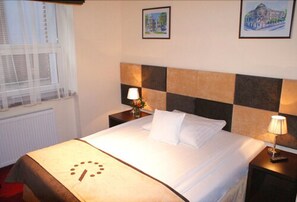 デラックス シングルルーム | デスク、アイロン / アイロン台、ベビーベッド、WiFi (無料)