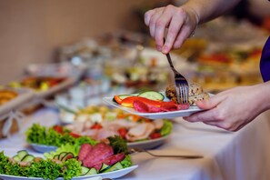 Desayuno buffet todos los días (con cargo) 
