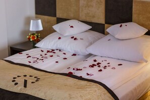 Desk, soundproofing, iron/ironing board, free WiFi - Boutique Hotel’s II Rewolucji (Lodz)