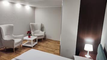 Appartement, 2 slaapkamers, niet-roken | Een bureau, gratis wifi, beddengoed
