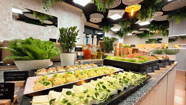 每日付費供應吃到飽自助式早餐

