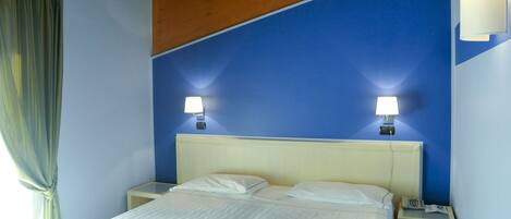 1 chambre, literie hypoallergénique, couette en duvet d'oie, surmatelas