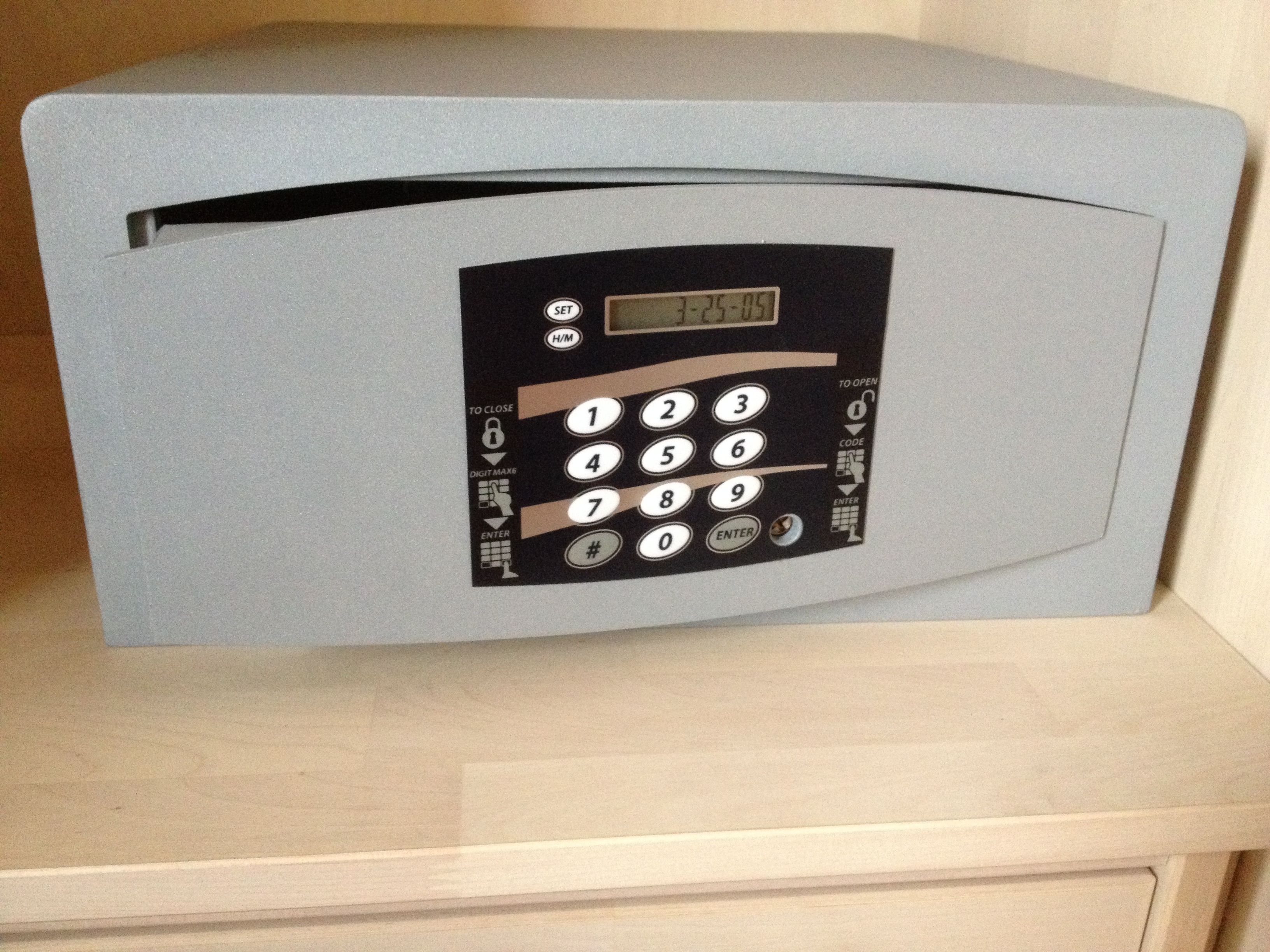 double or twin room, lake view | hypo-allergenic bedding, down duvets, pillow-top beds, minibar