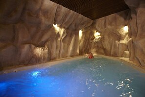Indoor pool, 2 outdoor pools, open 10:00 AM to 7:00 PM, pool umbrellas - Anthemus Sea Beach Hotel & Spa (Sithonia)