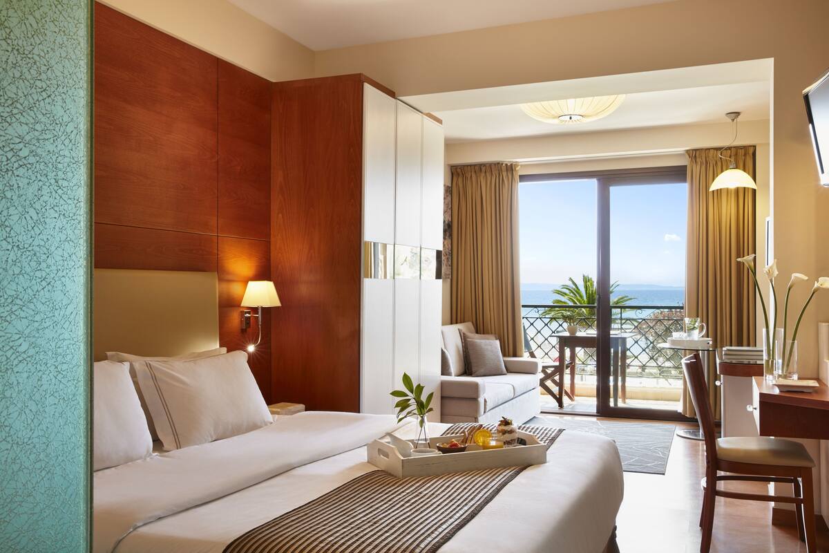 Premium bedding, minibar, in-room safe, desk