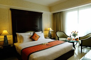 Executive-Doppelzimmer, 1 King-Bett | Blick auf die Straße