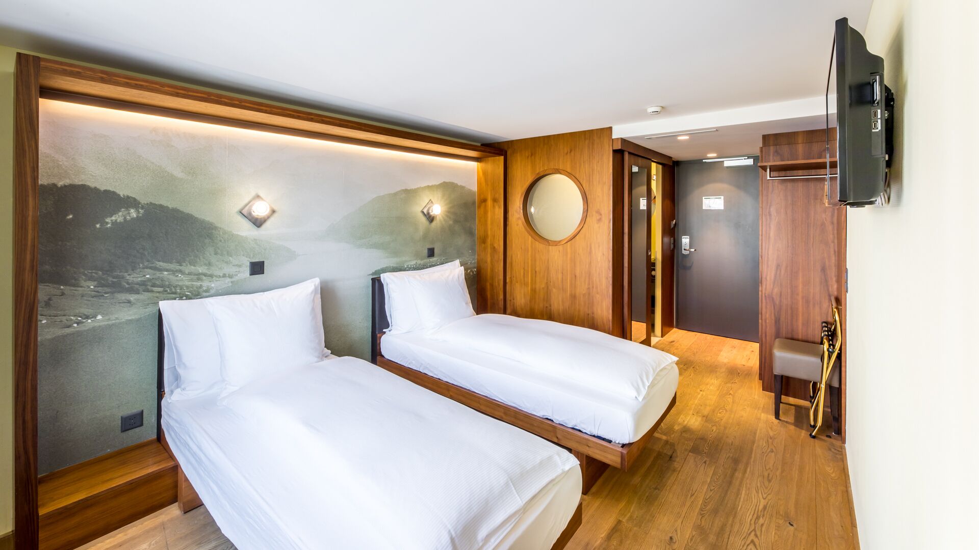 standard double room | 1 bedroom, hypo-allergenic bedding, in-room safe, desk