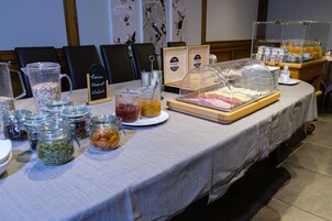Desayuno buffet todos los días (con cargo)