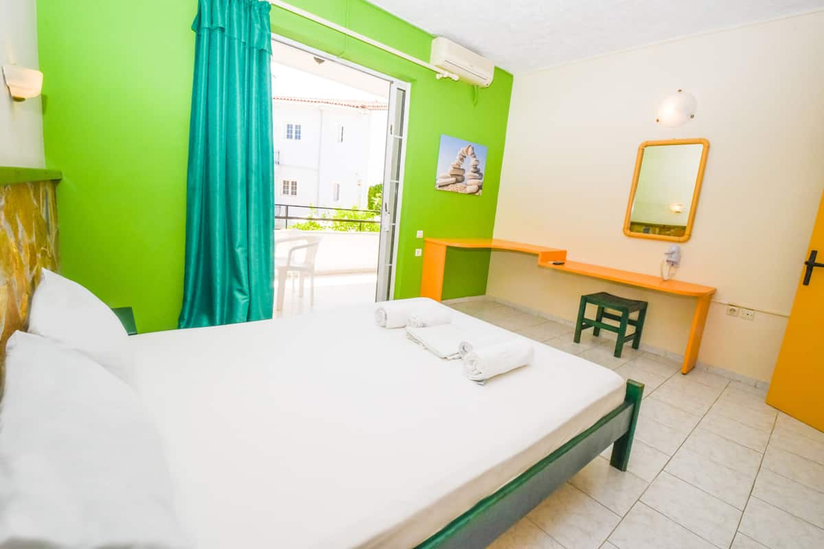 Eenvoudig appartement, 1 slaapkamer | 1 slaapkamer, lakens van Egyptisch katoen, luxe beddengoed