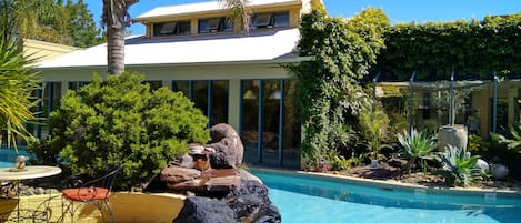 Outdoor pool, pool loungers