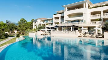 Indoor pool, 2 outdoor pools, pool umbrellas, pool loungers