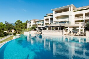 Indoor pool, 2 outdoor pools, pool umbrellas, sun loungers