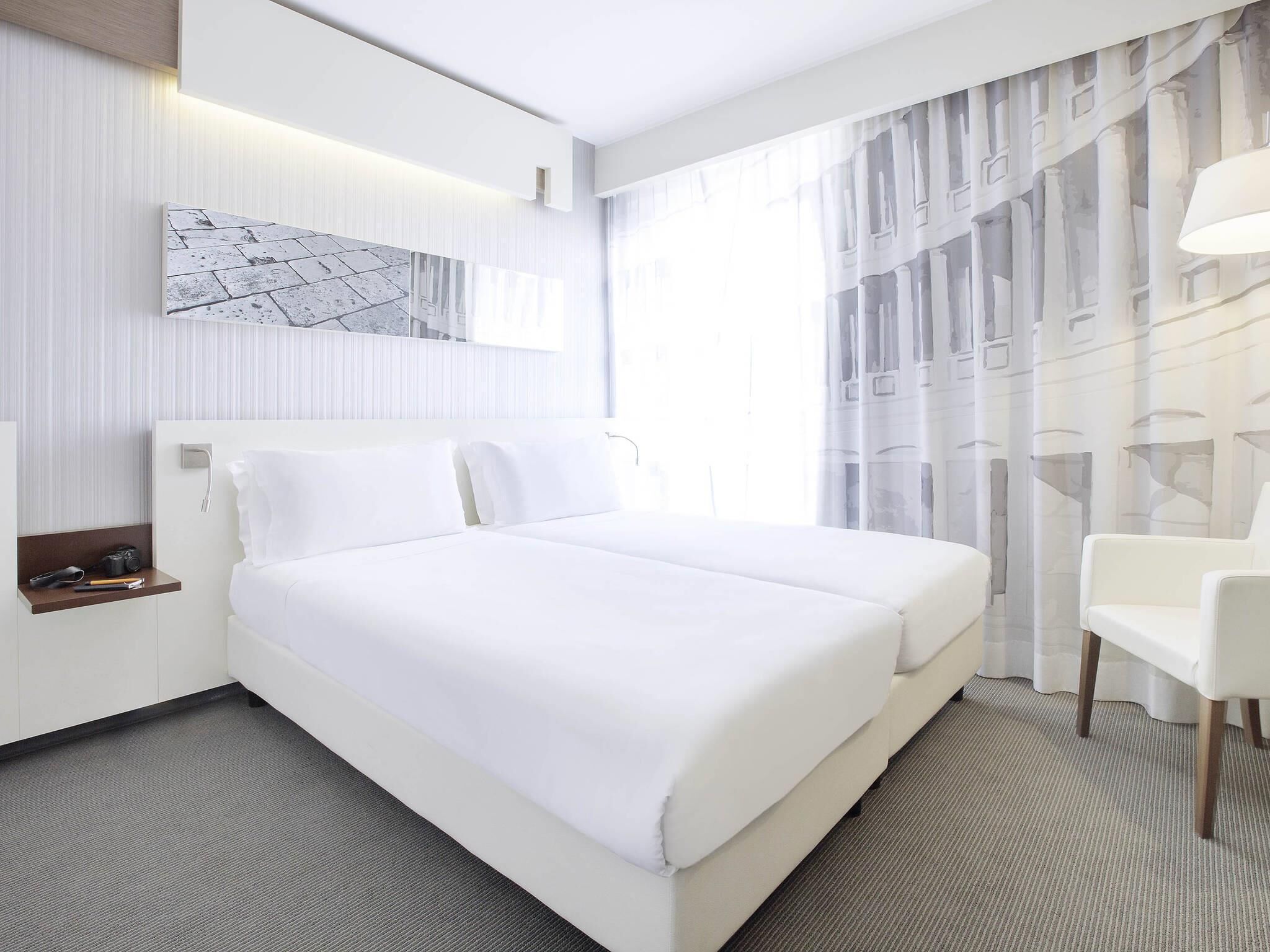 Kamar Twin Superior, 2 Tempat Tidur Twin | Minibar, brankas, meja kerja, dan kedap suara