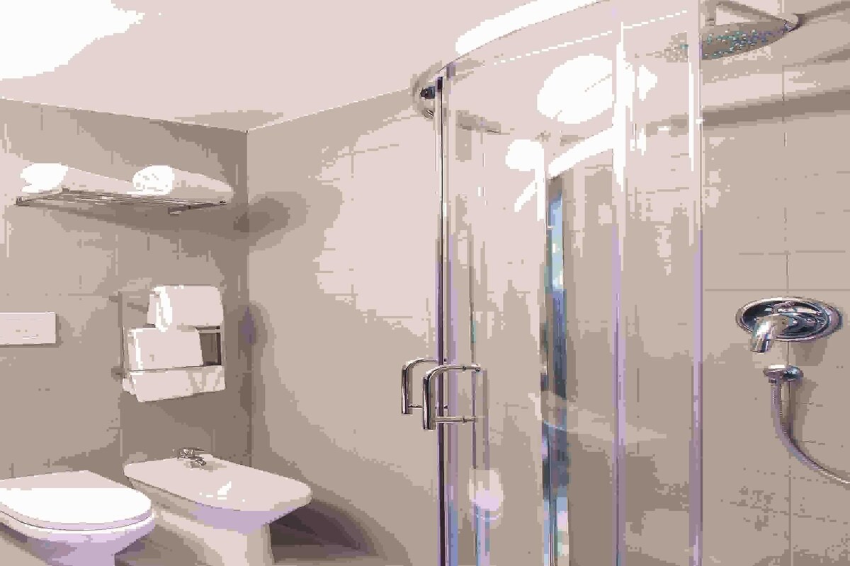 Superior Double Room, 1 Double Bed, Balcony | Minibar, in-room safe, desk, soundproofing