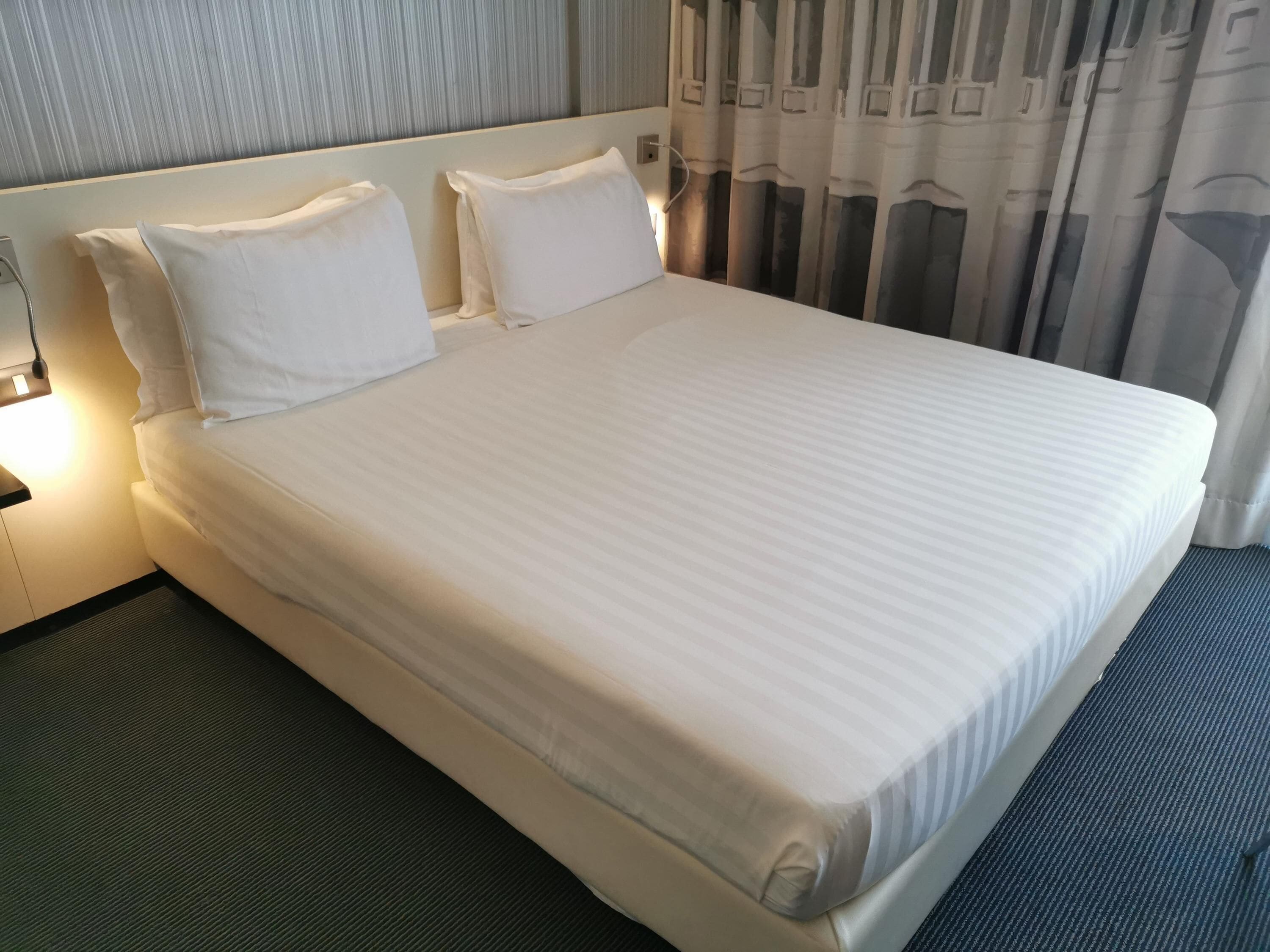 Superior Double Room, 1 Double Bed, Balcony | Minibar, in-room safe, desk, soundproofing
