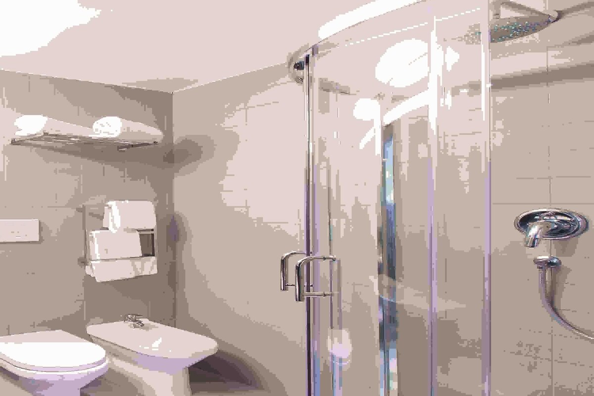 Superior Double Room, 1 Double Bed, Balcony | Minibar, in-room safe, desk, soundproofing