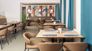 Colazione a buffet, servita tutte le mattine (8 EUR a persona)