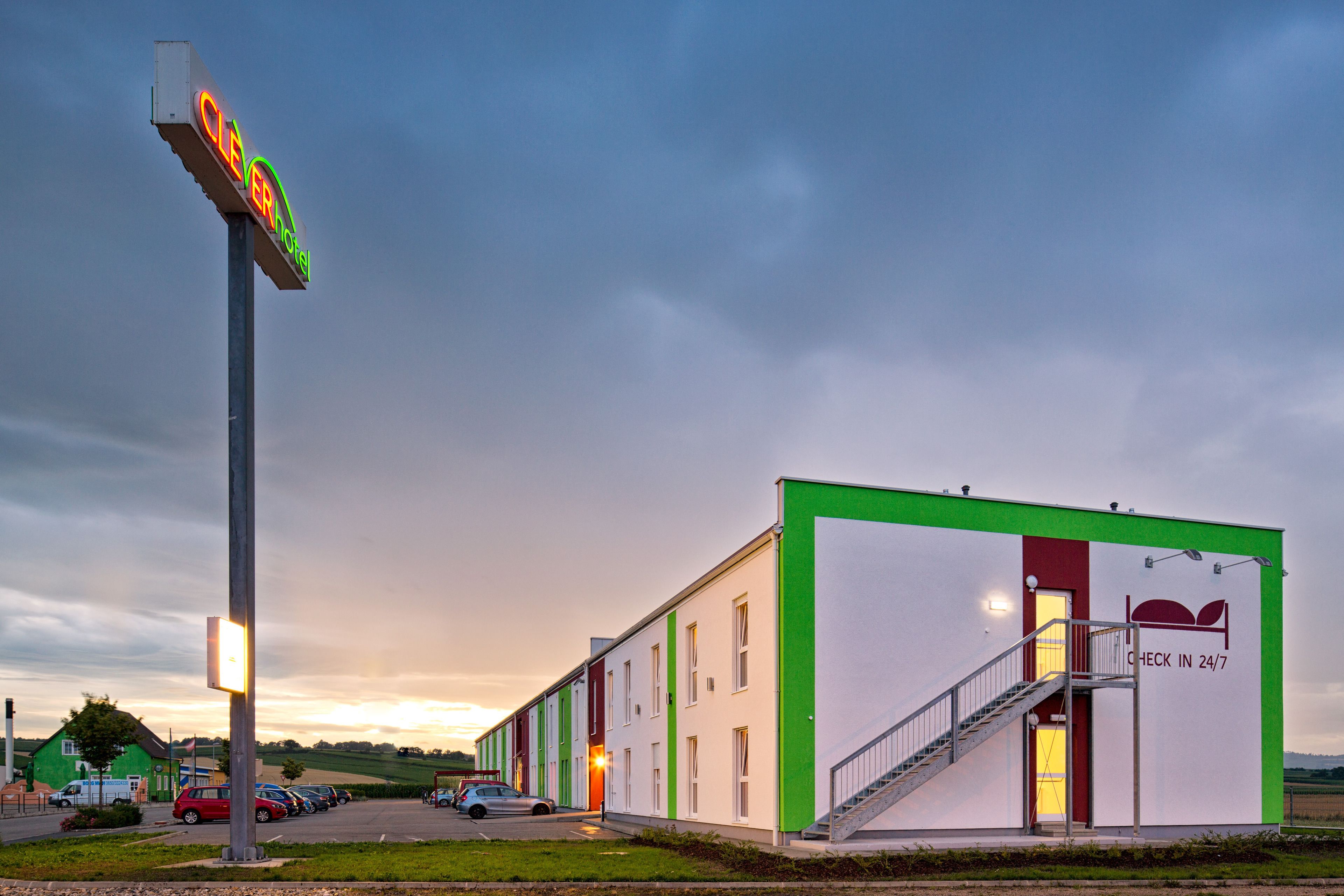 Fassade der Unterkunft – Abend/Nacht