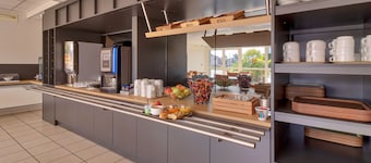 B&B HOTEL Pau Lescar