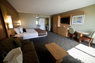 Grand Room, 1 King Bed with Sofa bed, Beach View