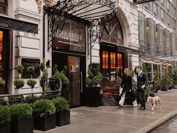 Hotel exterior and entrance at Life Hotel New York