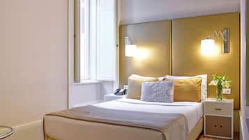 Minibar, caja fuerte, escritorio y sistema de insonorización