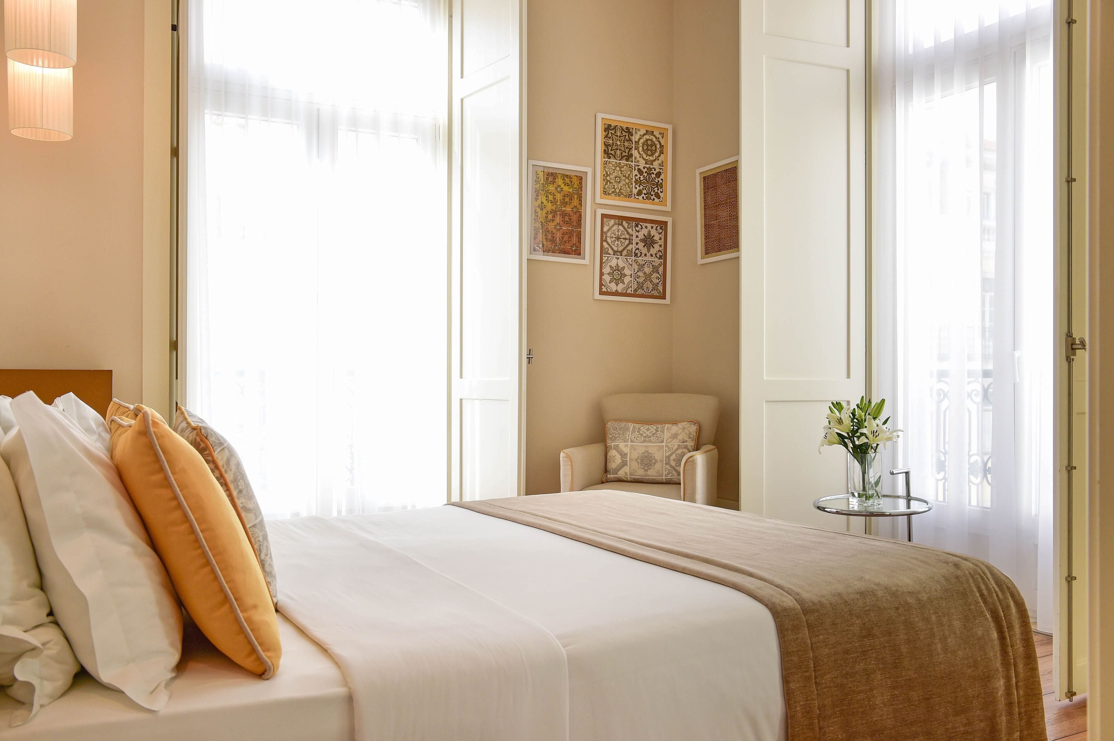 double room | 1 bedroom, minibar, in-room safe, desk