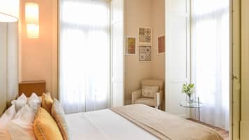 Double Room | Minibar, in-room safe, desk, soundproofing