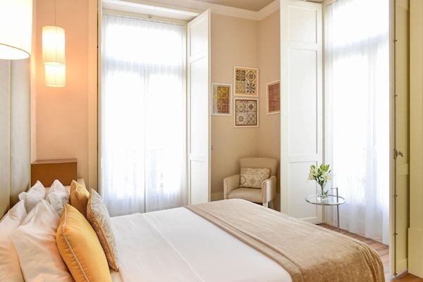 Minibar, coffres-forts dans les chambres, bureau, chambres insonorisées