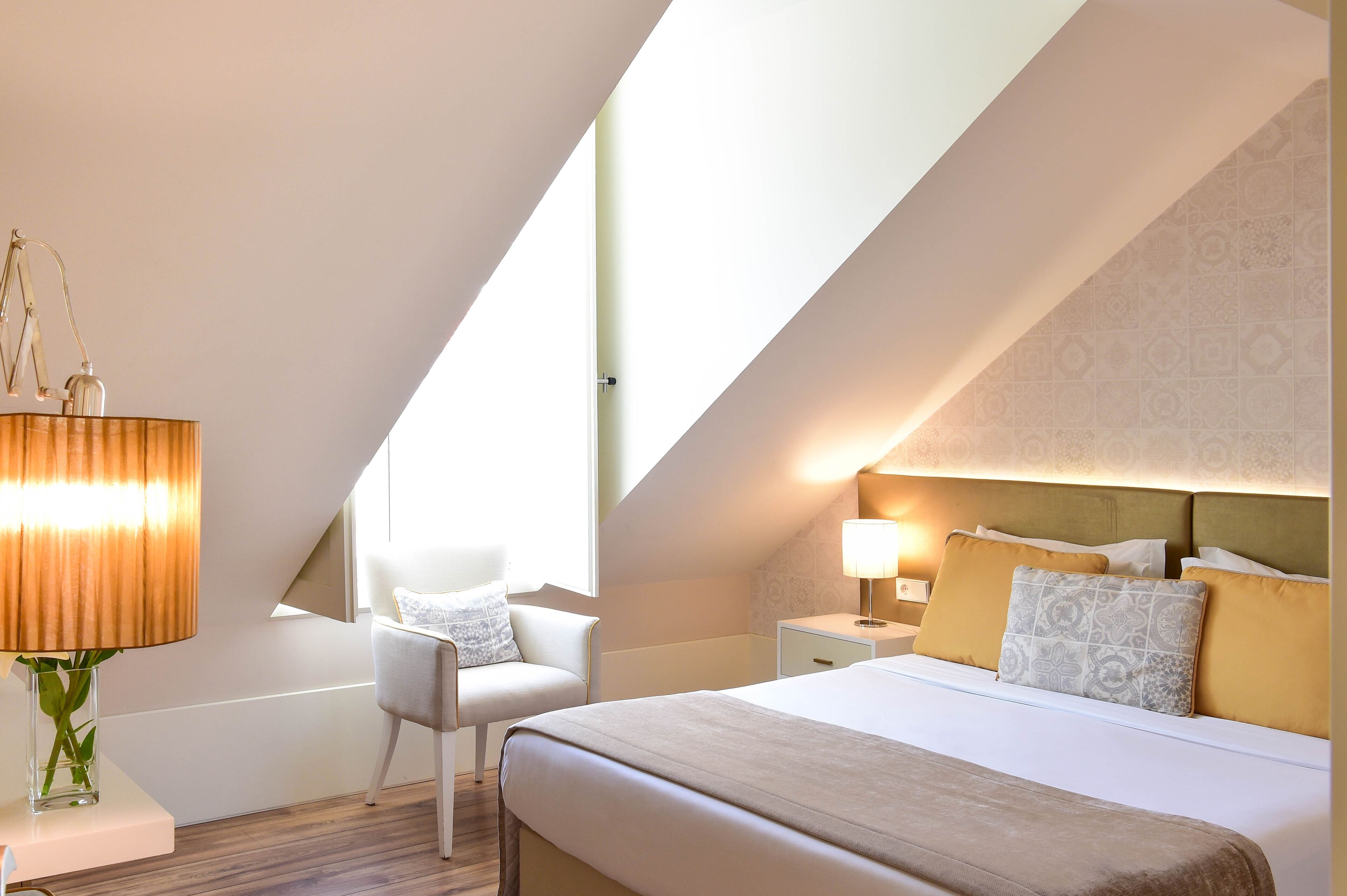 double room | 1 bedroom, minibar, in-room safe, desk