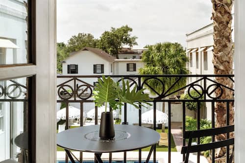 Frette Italian sheets, premium bedding, down comforters, pillowtop beds