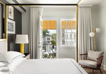 Premium Room, 1 King Bed, Balcony | Frette Italian sheets, premium bedding, down comforters, pillowtop beds at Kimpton Brice Hotel by IHG