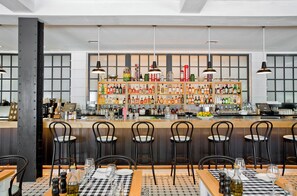 Breakfast, lunch, dinner and brunch served - Kimpton Brice Hotel by IHG (Savannah)