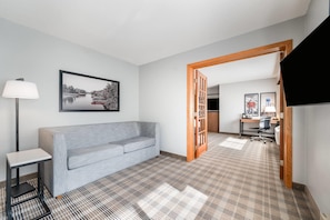 Deluxe Suite, 1 King Bed, Non Smoking