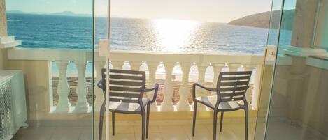 Deluxe-Suite | Minibar, Schreibtisch, Verdunkelungsvorhänge, kostenlose Babybetten