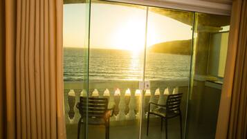 Quarto luxo | Frigobar, escrivaninha, cortinas blackout, berços grátis