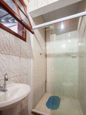 Bathroom - Pousada Terra Do Sol (Arraial do Cabo)
