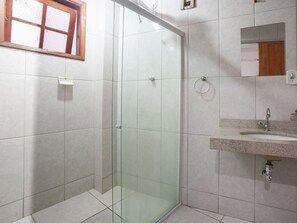 Bathroom - Pousada Terra Do Sol (Arraial do Cabo)